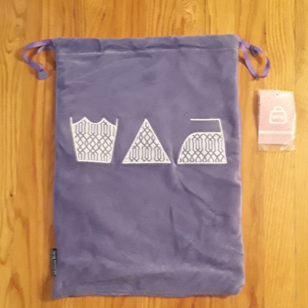 NWT Stylish Travel Laundry Bag